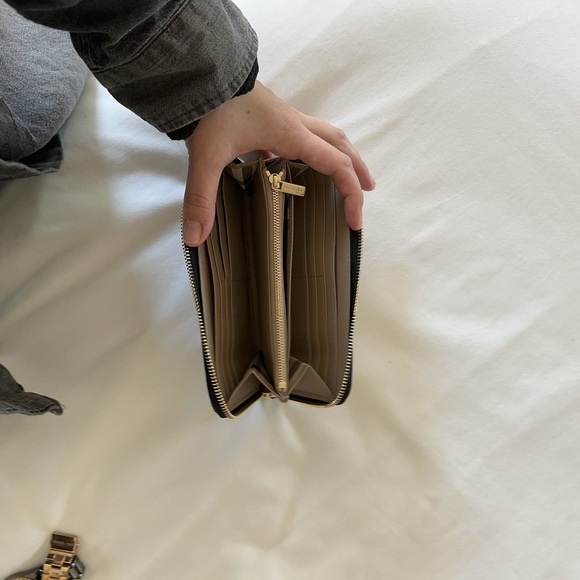 Burberry Wallet - Picture 4 of 8